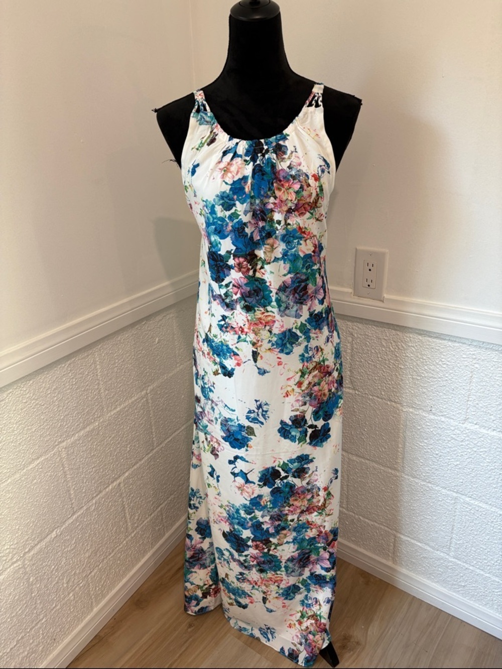 Lovers + Friends Maxi Floral Halter Dress Size Small
